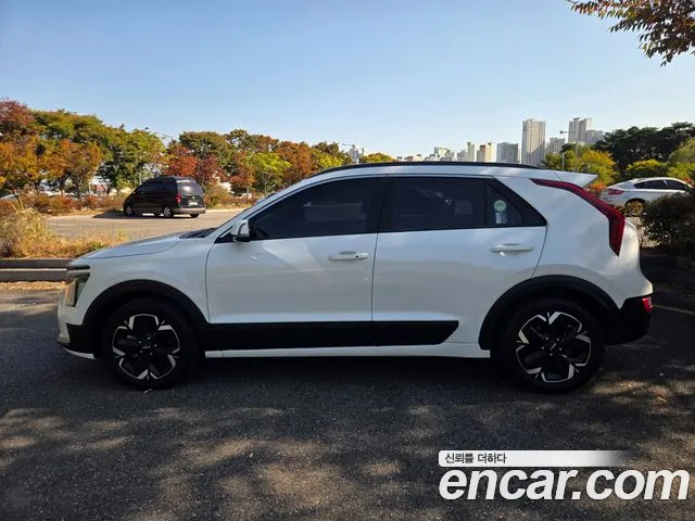 Kia Niro — Фото автомобиля 3