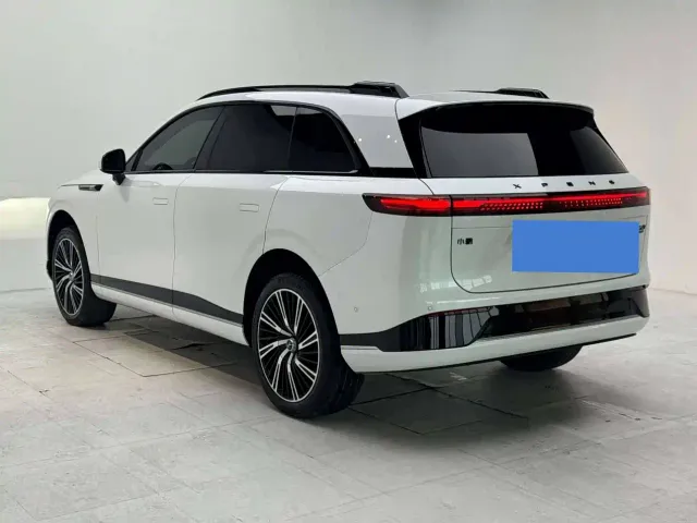 Xpeng G9 — Фото автомобиля 10