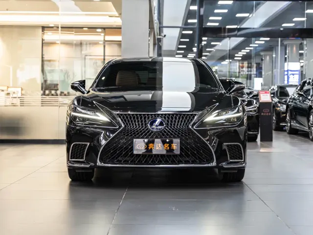 Lexus LS — Фото автомобиля 2