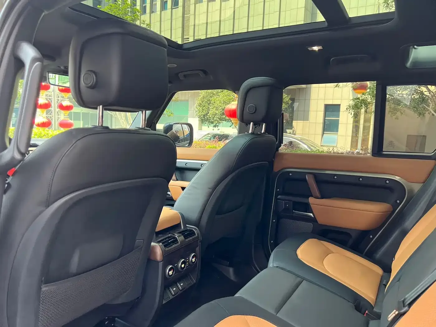 Land Rover Land Rover Defender 2024 110 3.0T P400 X-DYNAMIC HSE — Фото автомобиля 13