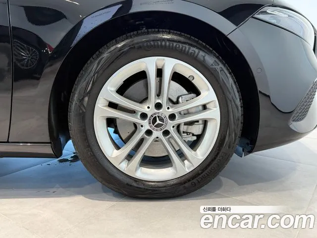 Mercedes-Benz A-Class W177 — Фото автомобиля 5