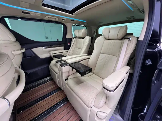 Toyota Vellfire — Фото автомобиля 14
