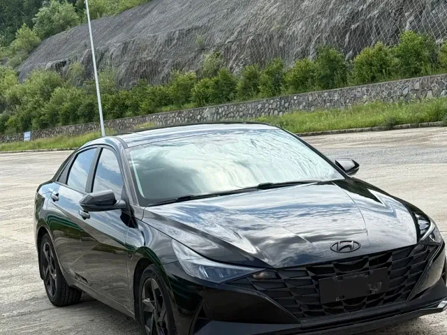 Hyundai Elantra — Фото автомобиля 18