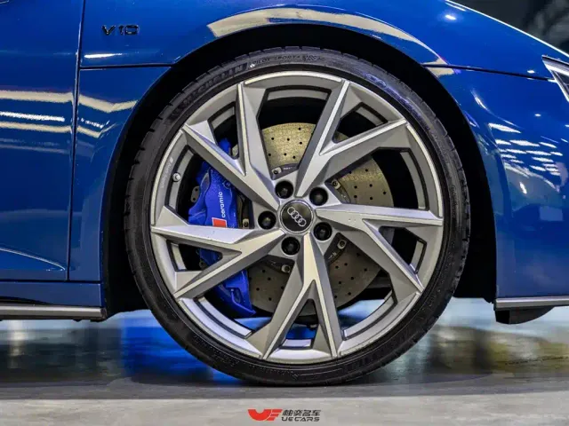 Audi R8 — Фото автомобиля 8