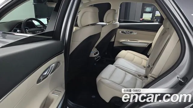 Genesis GV70 — Фото автомобиля 16
