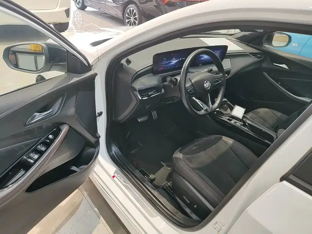 Buick Verano 2023 Pro GS Gale Edition — Фото автомобиля 11