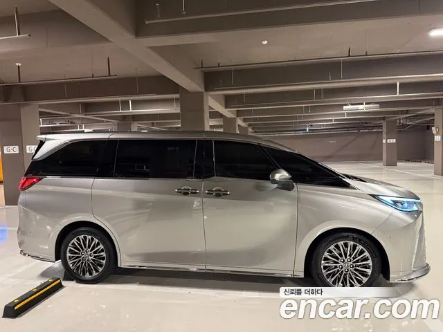 Lexus LM Generation 2 — Фото автомобиля 5