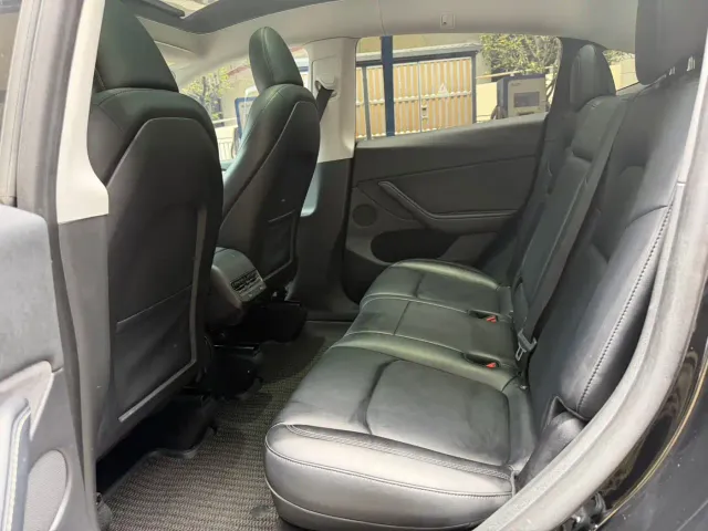 Tesla Model Y — Фото автомобиля 5