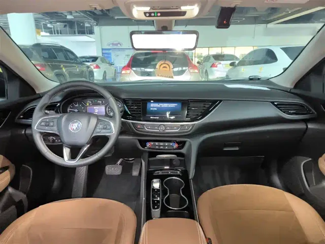Buick Regal — Фото автомобиля 8