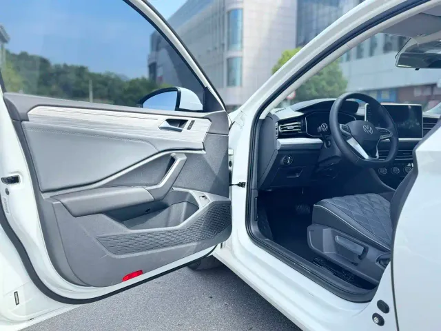 Volkswagen Sagitar — Фото автомобиля 5