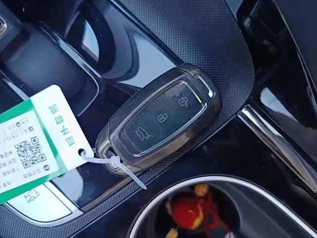 Hyundai Elantra — Фото автомобиля 8