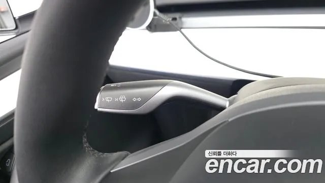 Tesla Model Y — Фото автомобиля 29
