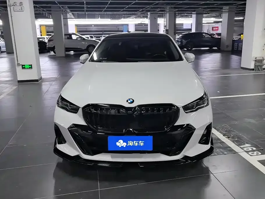 BMW BMW 5 Series 2024 530Li Leading M Sport Package — Фото автомобиля 2