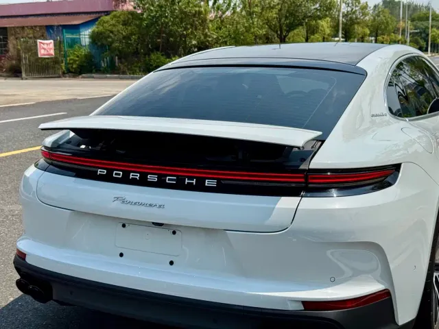 Porsche Panamera — Фото автомобиля 10