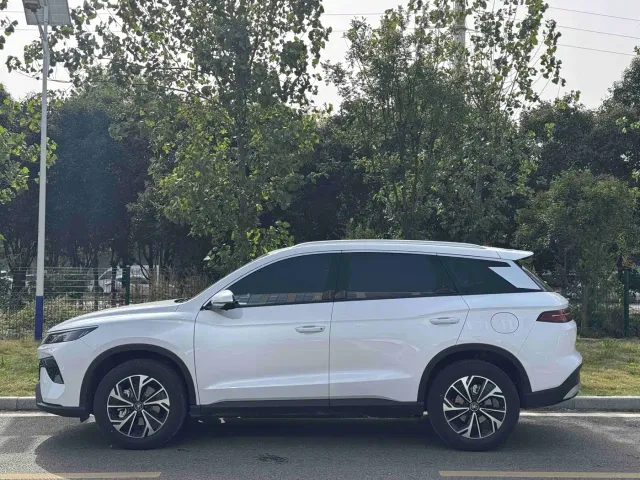 BYD Song Pro — Фото автомобиля 3