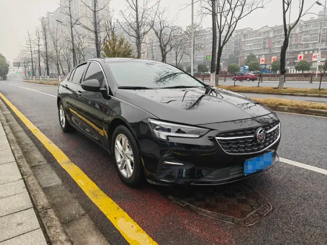 Buick Regal — Фото автомобиля 3