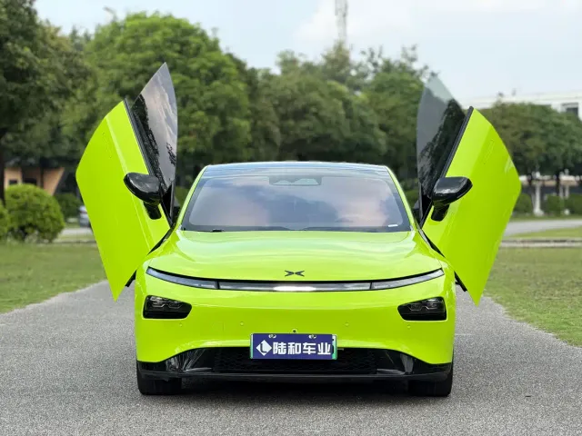 Xpeng P7 — Фото автомобиля 2