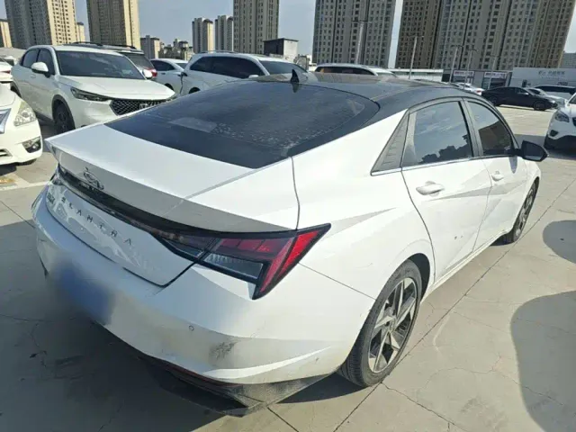 Hyundai Elantra — Фото автомобиля 6