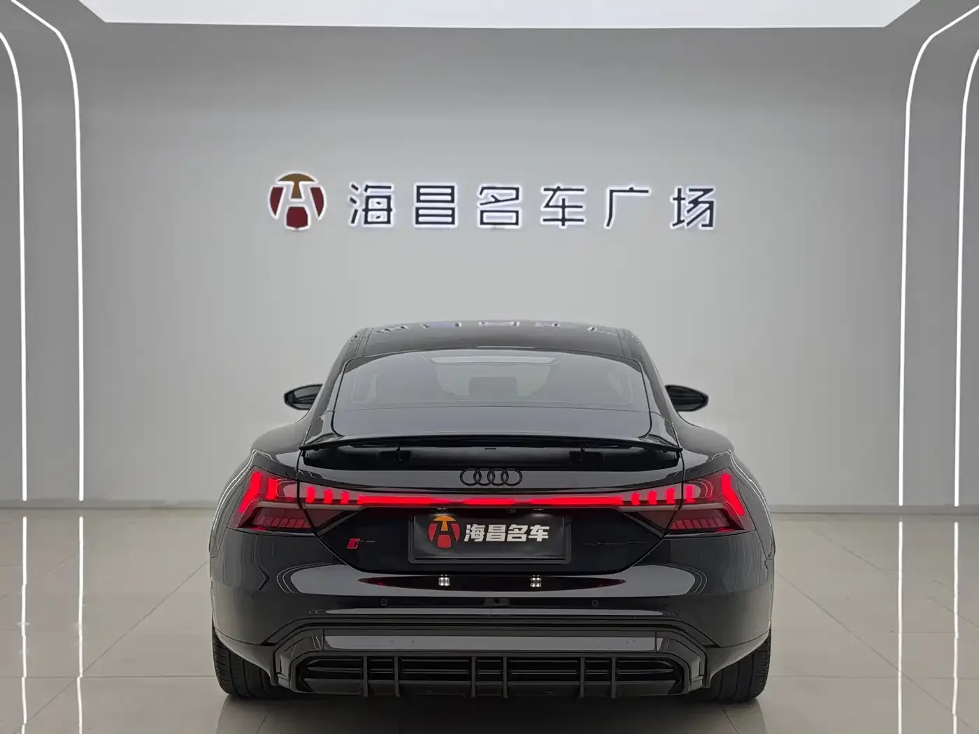 Audi Audi RS e-tron GT 2023 Base Model — Фото автомобиля 8