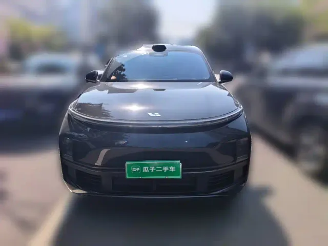 Li Auto L8 — Фото автомобиля 2