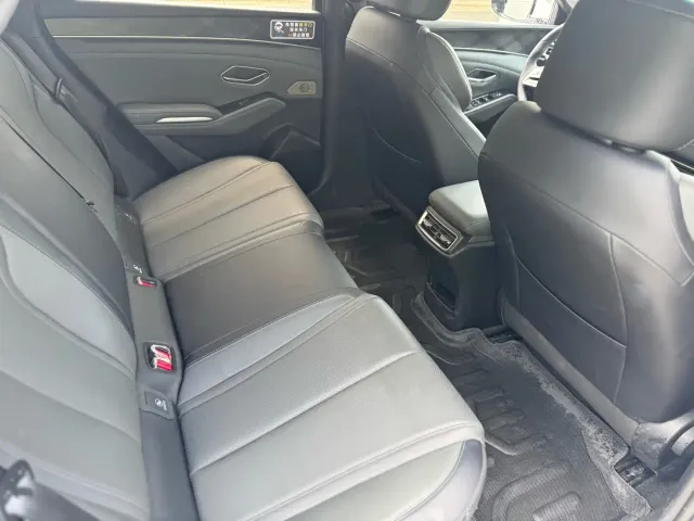 BYD Qin L — Фото автомобиля 11