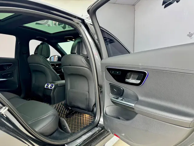 Mercedes-Benz C-Class — Фото автомобиля 11