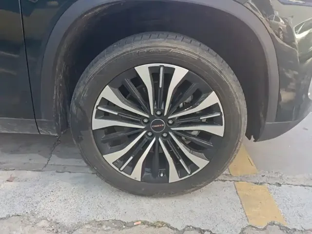 Exeed Exeed Lingyun 2024 300T 2WD Starlight Edition — Фото автомобиля 6