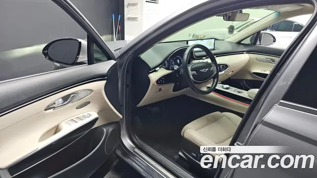 Genesis GV70 2.5T Бензин 2WD — Фото автомобиля 8
