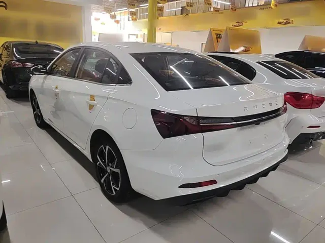 Roewe i5 — Фото автомобиля 4