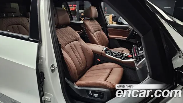 BMW X5 xDrive 40i M Sport — Фото автомобиля 24