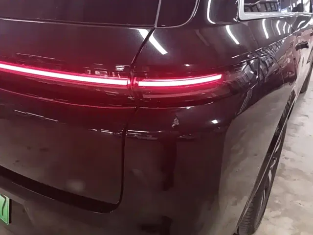 Li Auto L8 — Фото автомобиля 7