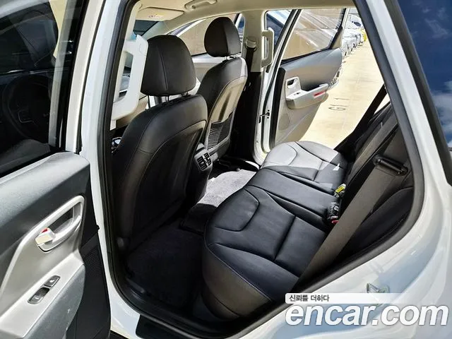 Kia Niro — Фото автомобиля 5