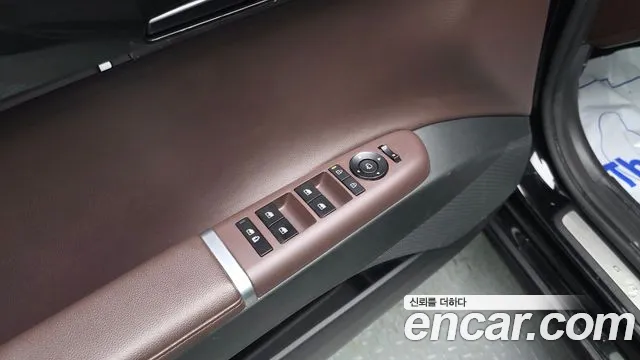 Hyundai Grandeur Grandeur (GN7) 2.5 Бензин 2WD — Фото автомобиля 13