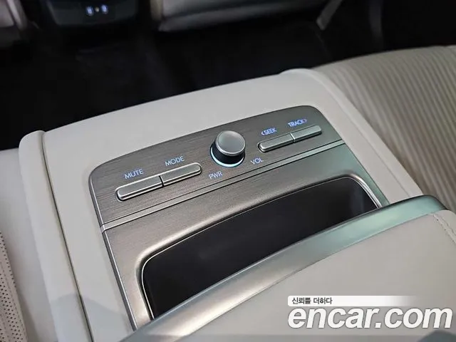 Hyundai Grandeur GN7 — Фото автомобиля 15