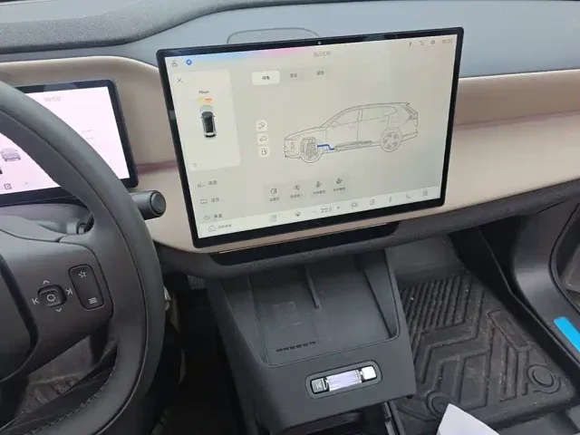 Volvo XC70 Plug-in Hybrid — Фото автомобиля 12