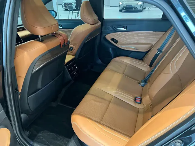 Toyota Avalon 2024 Model Hybrid 2.5L XLE Prestige Edition — Фото автомобиля 8