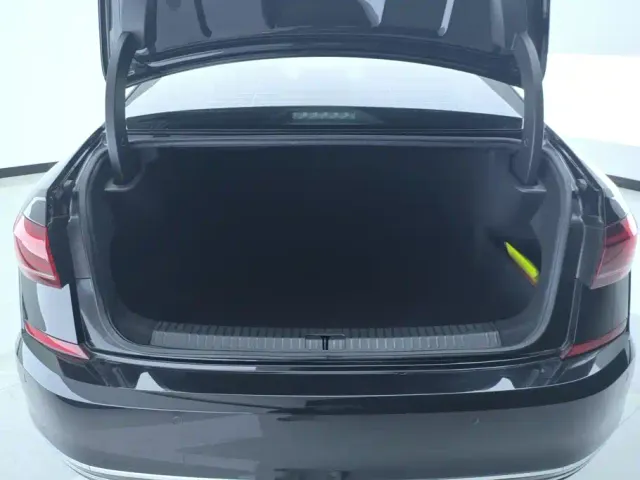 Volkswagen Passat — Фото автомобиля 4
