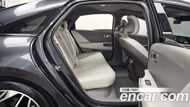 Hyundai Ioniq 6 — Фото автомобиля 12
