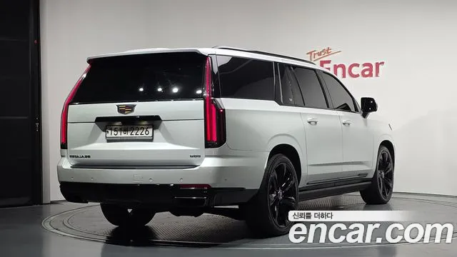 Cadillac Escalade Generation 5 — Фото автомобиля 2