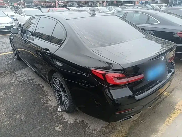 BMW 5 Series — Фото автомобиля 4