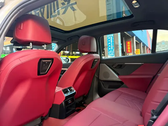 BMW 5 Series — Фото автомобиля 16