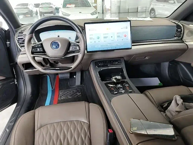 BYD Han — Фото автомобиля 9