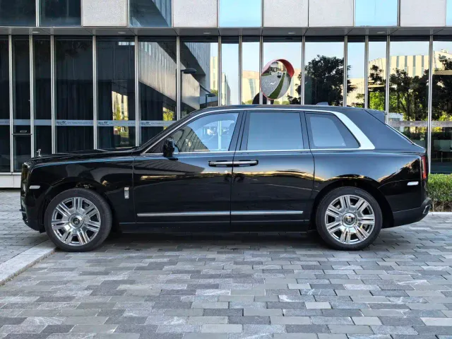 Rolls-Royce Cullinan — Фото автомобиля 6