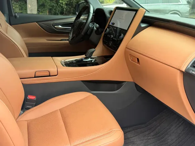 Toyota Vellfire — Фото автомобиля 12