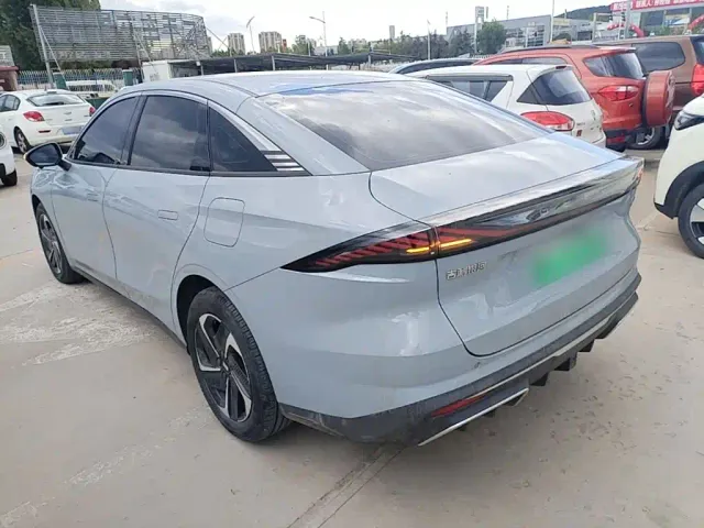 Geely Galaxy L6 — Фото автомобиля 4