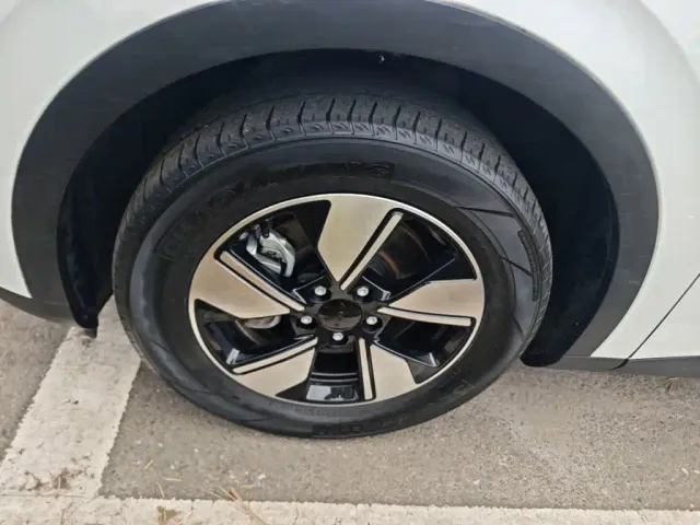 GAC Aion UT — Фото автомобиля 22