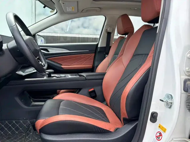 Changan Eado — Фото автомобиля 5