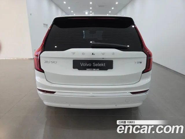 Volvo XC90 — Фото автомобиля 4