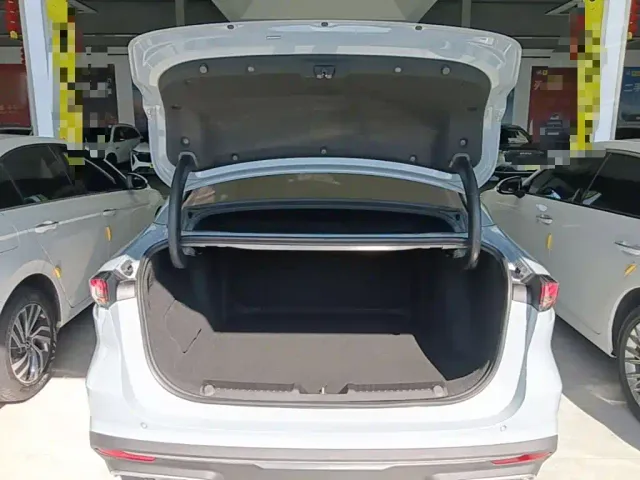 Geely Galaxy L6 — Фото автомобиля 18