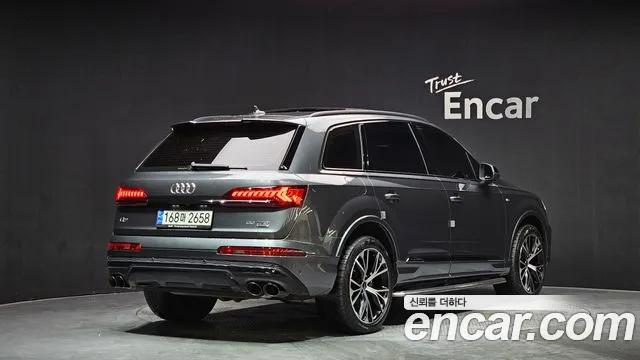 Audi Q7 55 TFSI quattro Premium — Фото автомобиля 2